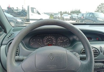 Renault Megane I Sedan 1.4 75KM 1999 Renault Megane Renault Megane 1.4 Benzyna 75KM, zdjęcie 8