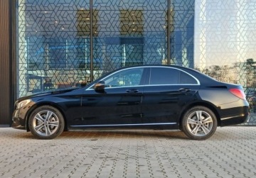 Mercedes Klasa C W205 Limuzyna 180 156KM 2018 Mercedes-Benz Klasa C C 180 9G-TRONIC Salon PL Vat Marza Apple Car Pla, zdjęcie 2