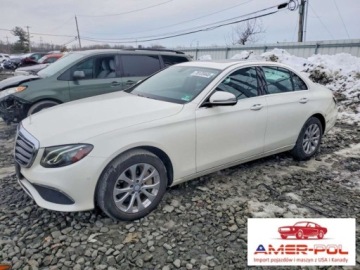 Mercedes Klasa E W213 2017 Mercedes-Benz Klasa E 2017r., E 300 4matic, 2L, od ubezpieczalni 2.0 244KM
