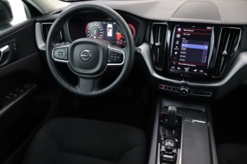 Volvo XC60 II Crossover T8 Twin Engine 390KM 2020 Volvo XC60 T8 Twin Engine, Salon Polska, zdjęcie 6