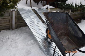 стальной подъезд, пандусы 200 см.