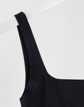 ЖЕНСКОЕ ГЛАДКОЕ МАЛЕНЬКОЕ ТЕЛО L 017