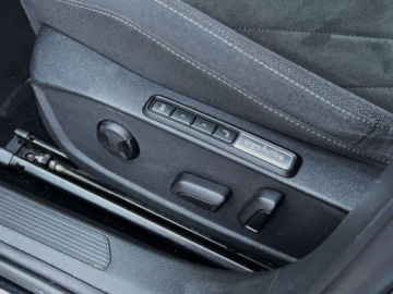 Volkswagen Golf VIII Variant 2.0 TDI 150KM 2022 Volkswagen Golf 2.0TDI 150KM Style DSG SerwisASO Acc Keyless Virtual Led F, zdjęcie 16