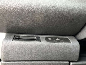 Peugeot 5008 I Minivan 1.6 HDi FAP 110KM 2011 Peugeot 5008 AUTOMAT NAWIGACJA KLIMATYZACJA PARKTRONIC TEMPOMAT HAK GWARA, zdjęcie 20