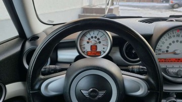 Mini One II Hatchback 1.4 95KM 2008 MINI ONE 1,4 benzyna 95 KM klima zarejestrowany 1.4 Benzyna 95KM, zdjęcie 18