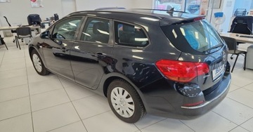 Opel Astra J Sports Tourer Facelifting 1.7 CDTI ECOTEC 110KM 2014 Opel Astra 1.7 CDTI 110KM Bogata wersja 1.7 Diesel 110KM, zdjęcie 6