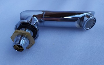 Смеситель излив для гидромассажной ванны-джакузи длиной 1/2 дюйма.