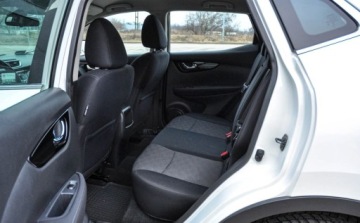 Nissan Qashqai II Crossover 1.2 DIG-T 115KM 2016 Nissan Qashqai Salon PL 114 tys. km Bezwypadkowy 2016 r. 1.2 Benzyna 115KM, zdjęcie 7