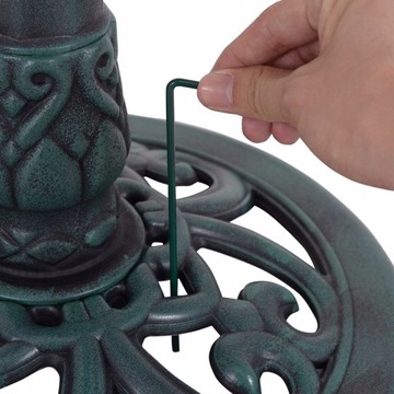 ОТДЕЛЬНО СТОЯЩАЯ САДОВАЯ КОРМУШКА НА БАТАРЕЯХ ДЛЯ ПТИЦ