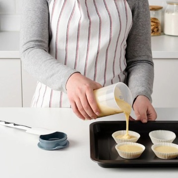 Шейкер ИКЕА СТАНДАРТМАТТ 500 мл с мерным стаканом