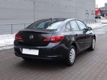 Opel Astra J Sedan 1.6 Twinport ECOTEC 115KM 2016 Opel Astra 1.6 16V, Salon Polska, 1. Właściciel, zdjęcie 4