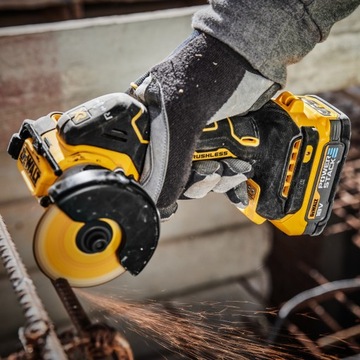 Компактная угловая шлифовальная машина DeWALT DCS438N 76 мм
