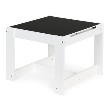 Белый комплект детской мебели, стол и стулья, деревянная мебель.