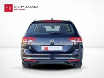 Volkswagen Passat B8 Variant Facelifting 2.0 TDI SCR 150KM 2022 Volkswagen Passat SalonPL 2.0 150KM DSG Business Variant PakietyACCKamera, zdjęcie 5
