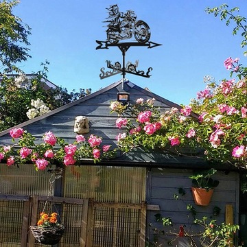 Садовый флюгер возле дома Флюгер на крыше Ретро Индикатор ветра на ферме