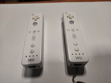 NINTENDO WII U 32 ГБ + ГЕЙМПАД + 2 ИГРЫ + 2 ПУЛЬТА WII