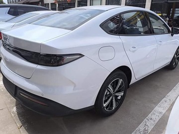 BYD Seal 2025 5 DM-i 1.5 Design Sedan (212KM) 2025, zdjęcie 2