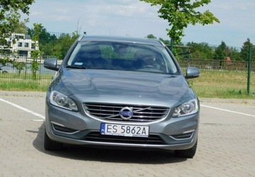 Volvo V60 I Kombi Facelifting 2.0 D3 DRIVE-E 150KM 2018 Volvo V60 z Gwarancja BLiS LCD Zegary Skora Fotele Profilowane 2.0 Diesel, zdjęcie 4