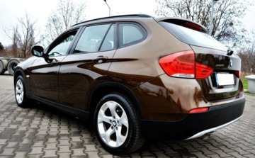BMW X1 E84 Crossover sDrive18d 143KM 2010 BMW X1 Bezwypadkowy Podgrzewane fotele, Czujniki parkowania przod tyl, zdjęcie 1