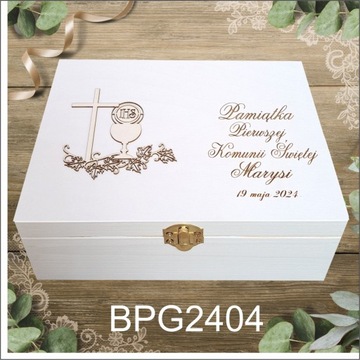 Сувенир к Первому причастию, деревянная шкатулка с гравировкой.