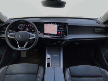 Volkswagen Passat B8 Variant Facelifting 2.0 TDI SCR 150KM 2025 Volkswagen Passat 2.0TDI 150KM Business DSG SerwisASO Acc Led Navi Hak FV23, zdjęcie 16