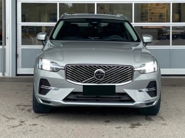 Volvo XC60 II Crossover Plug-in Facelifting 2025 2.0 T8 Plug-in hybrid 455KM 2026 VOLVO XC60 T8 Plug-In Hybrid AWD Ultra Bright 2.0 (455KM) 2026, zdjęcie 3