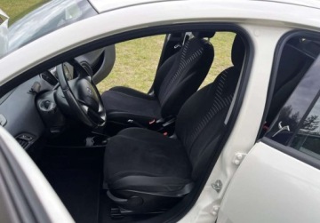 Lancia Ypsilon IV Hatchback 5d 1.3 Multijet 16v 95KM 2011 Lancia Ypsilon KLIMATYZACJA, zarejestrowany, czujniki cofania, ZERO KOROZJ, zdjęcie 4