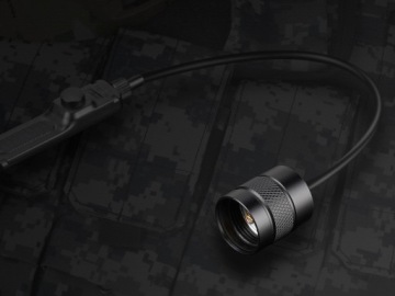 Фонарик Fenix ​​AER-02 V2.0 с гелевым кабелем-переключателем