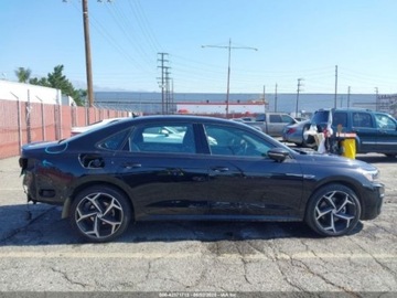 Volkswagen Passat B8 2022 Volkswagen Passat 2022 VOLKSWAGEN PASSAT 2.0T R-LINE 2.0 Benzyna 174KM, zdjęcie 8