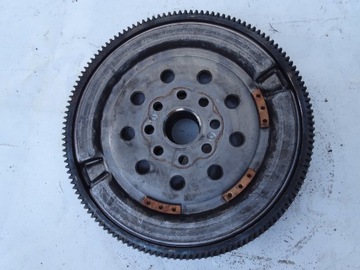 KOLO DVOUHMOTNÉ DVOUHMOTA SPOJKA 55494829 OPEL ASTRA K 1.6 CDTI M32