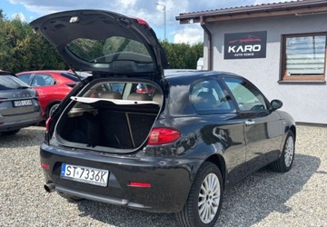 Alfa Romeo 147 Hatchback 1.9 JTD 115KM 2006 Alfa Romeo 147 2006 r. 1.9 Diesel 116KM, zdjęcie 16