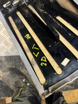 LOKETNÍ OPĚRKA LEVÝ ZADNÍ 3D MITSUBISHI PAJERO I 1 82-91R.