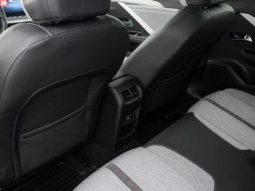 Opel Astra L Hatchback 1.2 Turbo 130KM 2022 Opel Astra GD8F124#1.2 T Elegance Podgrz.f I kier, zdjęcie 21