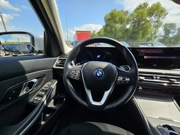 BMW Seria 3 G20-G21 Touring Plug-In Facelifting 2.0 320e 204KM 2023 BMW 320 2,0 PB 204KM hybryda LED Automat, zdjęcie 9