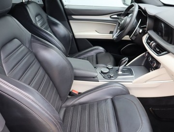 Alfa Romeo Stelvio SUV 2.0 Turbo 280KM 2019 Alfa Romeo Stelvio 2.0 Turbo Q4, Salon Polska, zdjęcie 8