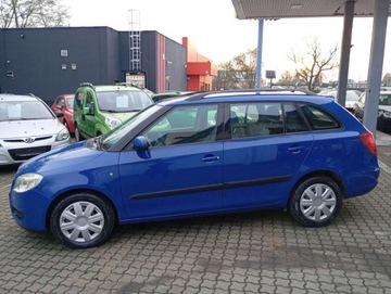 Skoda Fabia II Kombi 1.2 70KM 2008 Skoda Fabia 1.2 Combi PROSTA benzyna KLIMATYZACJA 157 tys. przebiegu 1.2, zdjęcie 5