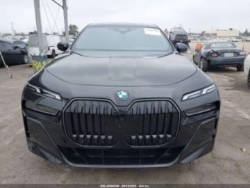 BMW Seria 7 G70 2024 BMW Seria 7 740i 2024 3.0l 3.0 Benzyna 375KM, zdjęcie 8