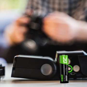 ЗАРЯДНОЕ УСТРОЙСТВО AAA AA + 4 батарейки типа AA 2600 мАч GREEN CELL FINGERS