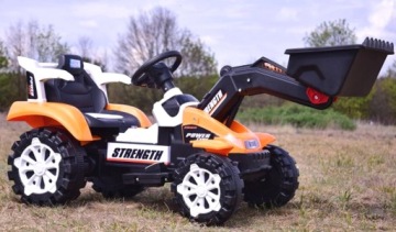 ТРАКТОР С ЭКСКАВАТОРОМ С ПИТАНИЕМ ОТ АККУМУЛЯТОРА 2x45 Вт СВЕТОДИОДНЫЙ ПУЛЬТ ДИСТАНЦИОННОГО УПРАВЛЕНИЯ