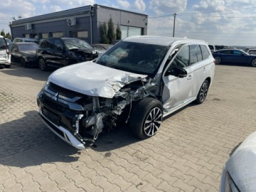 Mitsubishi Outlander III SUV PHEV Facelifting 2020 2.4 PHEV 224KM 2020 Mitsubishi Outlander AWD PHEV Automat Kamera, zdjęcie 4