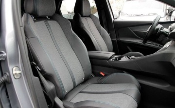 Peugeot 3008 II Crossover Facelifting  1.2 PureTech 130KM 2023 Peugeot 3008 1.2 PureTech Allure Pack SS EAT8 SalonPl Gwarancja od RiA, zdjęcie 16