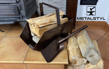 Набор для чистки камина, печи, кочерги, щетки, лопаты, метлы.