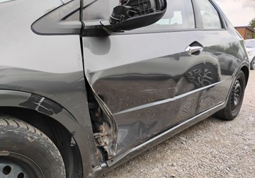 Honda Civic VIII Hatchback 3d 1.4 i-VTEC 100KM 2009 Honda Civic 2009r, 1.4 Benzyna. Lekko uszkodzony lewy bok. Jezdzi. 1.3, zdjęcie 20