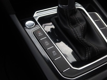 Volkswagen Passat B8 Variant 2.0 TSI BlueMotion Technology 220KM 2017 VW Passat 2.0 TSI, Salon Polska, Automat, Skóra, zdjęcie 16