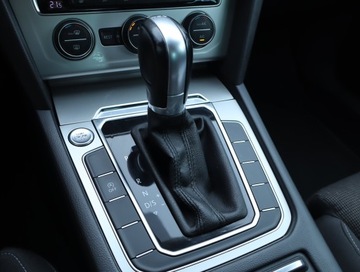 Volkswagen Passat B8 Limousine 2.0 TDI BlueMotion Technology 150KM 2015 VW Passat 2.0 TDI, Automat, Navi, Klima, zdjęcie 12
