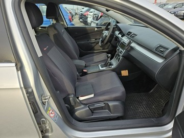 Volkswagen Passat B6 Variant 1.6 i 102KM 2009 Volkswagen Passat 1,6 Benzyna+ lpg 102KM, zdjęcie 5