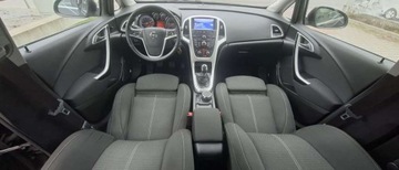 Opel Astra J Hatchback 5d 1.4 Turbo ECOTEC 140KM 2011 Opel Astra Opel Astra 1.4 Turbo Sport 1.4 Benzyna 140KM, zdjęcie 9