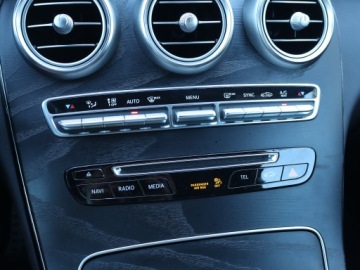 Mercedes Klasa C W205 Coupe 250 211KM 2017 Mercedes C C 250, Serwis ASO, Automat, Skóra, zdjęcie 15