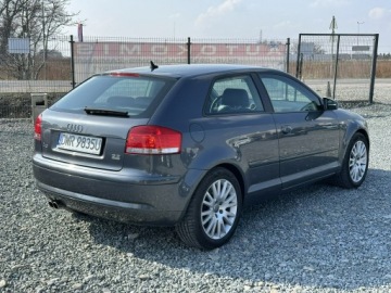 Audi A3 8P Hatchback 3d 3.2 VR6 250KM 2005 Audi A3 3-drzwiowe A3 3.2 VR6 DSG Quattro, zdjęcie 5