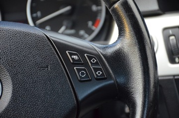 BMW Seria 3 E90-91-92-93 Limuzyna E90 318i 143KM 2011 SUPER OPŁACONA 2.0i 143KM LIFT SERWIS NAVI BI-XENON PARKTRONIK START/STOP, zdjęcie 29